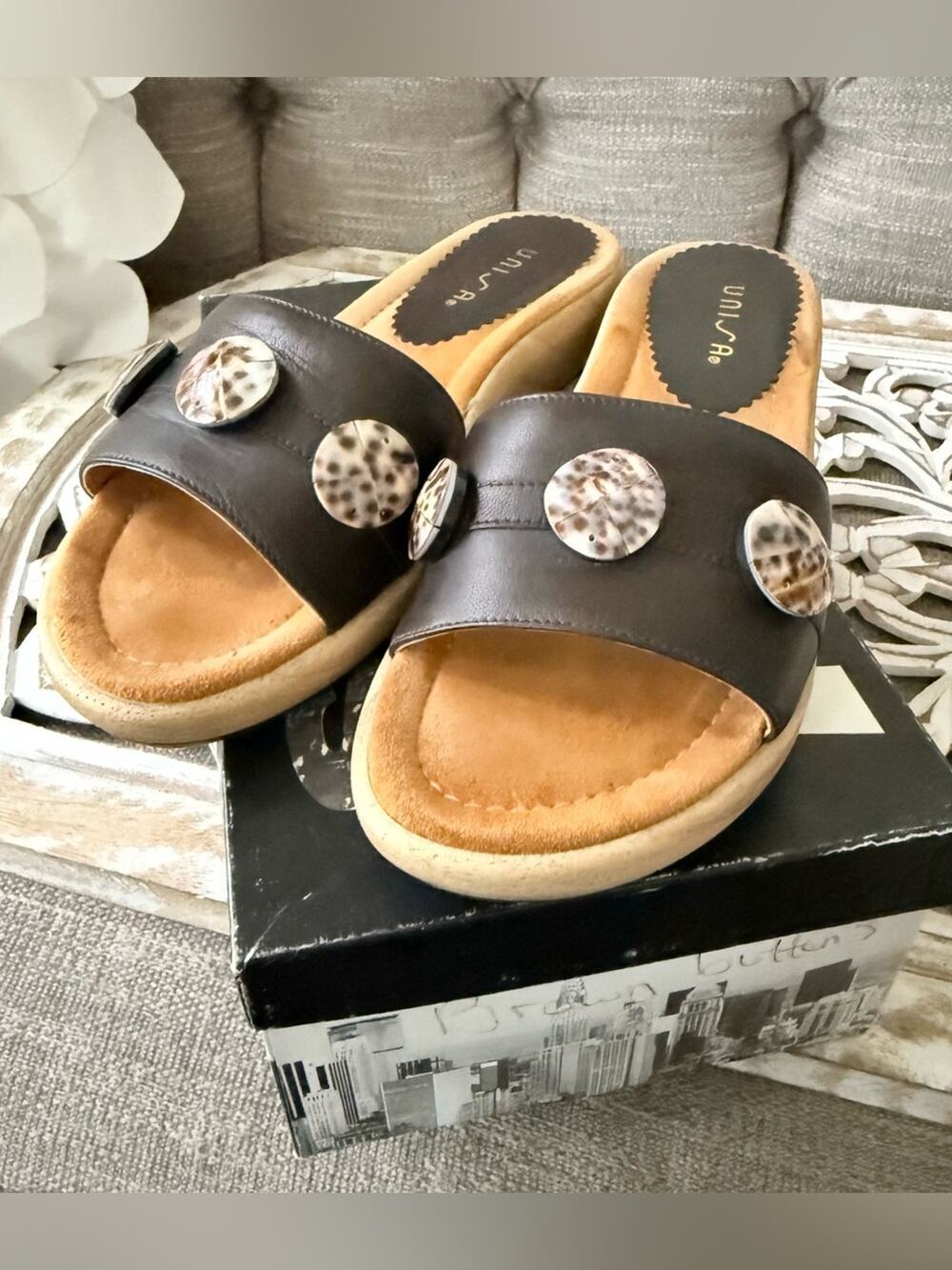 Unisa Slides Sandals Women’s 7